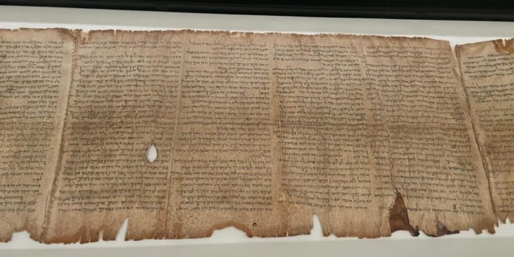 De Grote Papyrus van Jesaja veilig verplaatst
