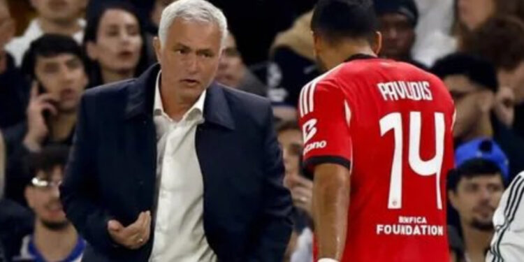Mourinho overweegt wissel Pavlidis, maar Benfica-legendes reageren…
