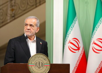 Iraanse president sluit Straat van Hormuz voor indringers