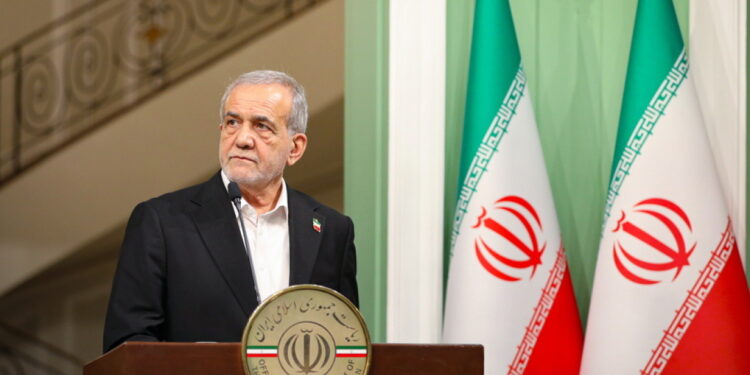 Iraanse president sluit Straat van Hormuz voor indringers