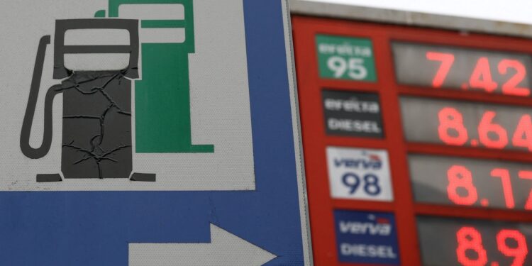 Duitse energietoeristen overspoelen Polen voor goedkopere brandstof