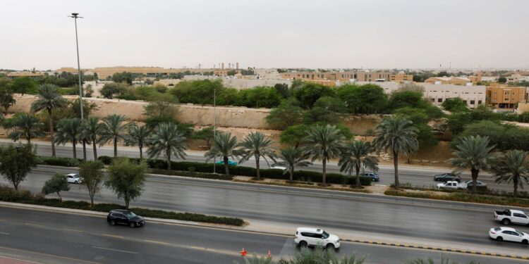 Rijken verlaten Midden-Oosten per chartervluchten na grensoversteek per auto