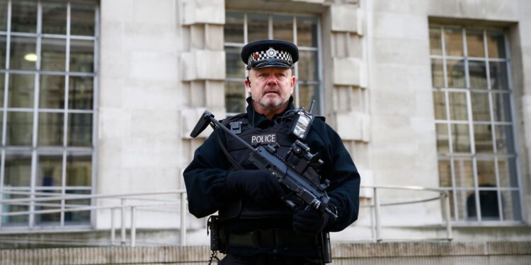 Terror dreiging in VK onder herziening na Iran aanvallen, zegt minister van Defensie