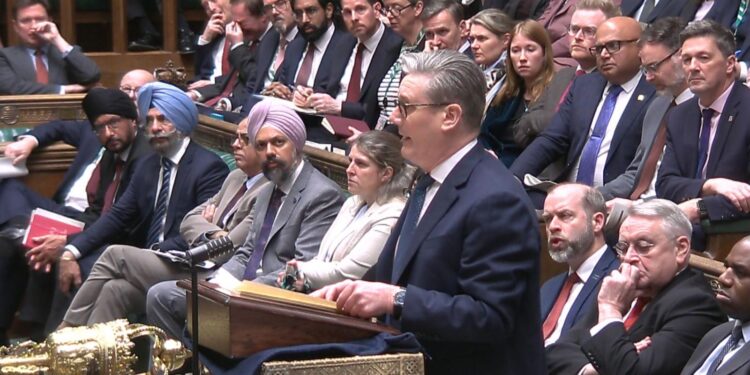 Starmer weigert deel te nemen aan aanvallen op Iran met VS en Israël