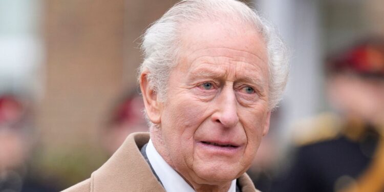 Lib Dem-leider wil annulering staatsbezoek koning na kritiek Trump op Starmer.