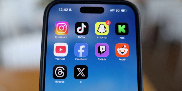 Meta veroordeeld tot betalen van £280m voor schade aan kinderen.