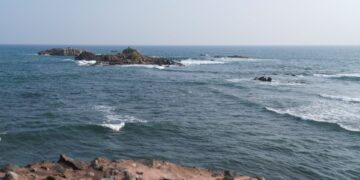 Tientallen doden bij zinken Iraans oorlogsschip