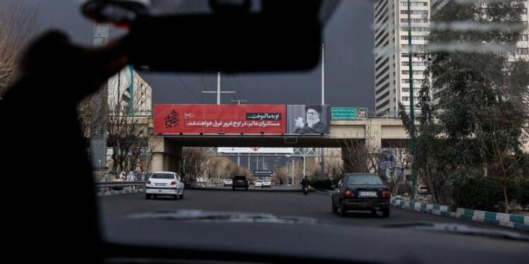 Koerden waarschuwen Iran voor bondgenootschap met VS tegen Teheran.