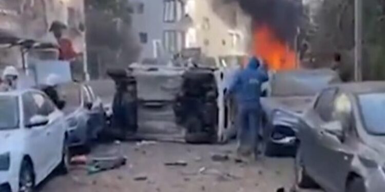 Wonden door Iraanse raketten in Tel Aviv, zes lichtgewonden