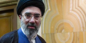 Iraanse minister informeert Witkov over bereidheid Khamenei tot VS-onderhandelingen