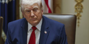 Trump valt NAVO aan: olie voor henzelf, geen dreiging in Straat van Hormuz