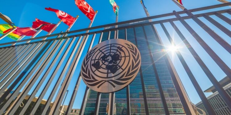 20.000 matrozen en 15.000 passagiers gestrand in Perzische Golf