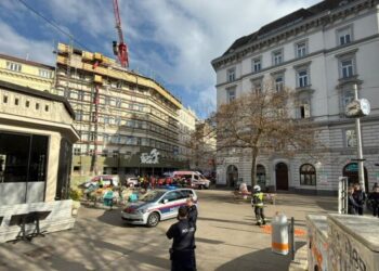 Dodelijk ongeluk bij instortende steiger in Wenen