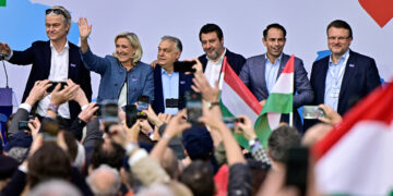 Extreemrechts en Moskou versterken banden voor verkiezingen