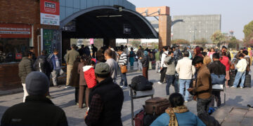 Luchtvaartchaos in Midden-Oosten: annuleringen en gesloten luchtruim zorgen voor ongemak.