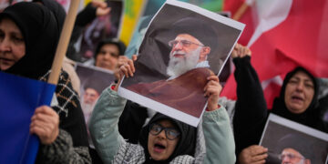 Khamenei overleden: instorting regime Iran? 7 vragen en antwoorden voor morgen