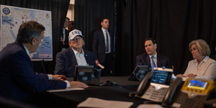 Trump’s ultieme beslissing: de knop en het risico