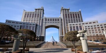 Opbouwen van strategische relatie over 4.000 km: Athene en Astana