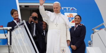 Paus Leo onverschrokken na aanval president Trump