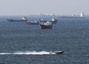 Plan IMO voor verwijderen gestrande schepen Straat van Hormuz