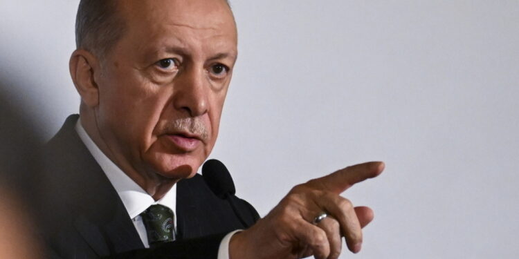 Erdogan ontslaat vice-minister van onderwijs na gewapende aanvallen op scholen