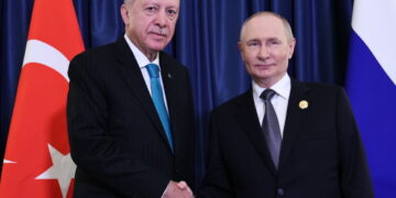 Poetin en Erdogan overleggen over Midden-Oosten