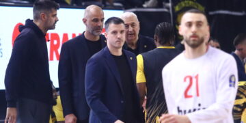 Vertraging in Basket League vanwege Aris en Antetokounmpo.