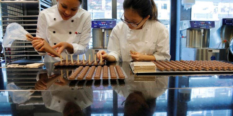 Aandelen chocolatier dalen door instortende cacaoprijzen