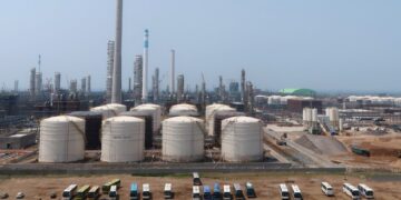 Sancties tegen Chinese raffinaderijen voor aankoop olie uit Iran