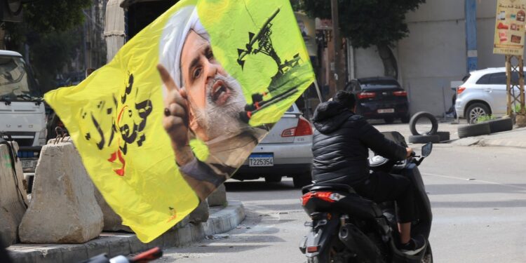 Hezbollah weigert wapens neer te leggen: gesprekken met Israël onbespreekbaar