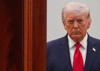 Trump dreigt met vernietiging Iran maar ziet mogelijk deal op maandag