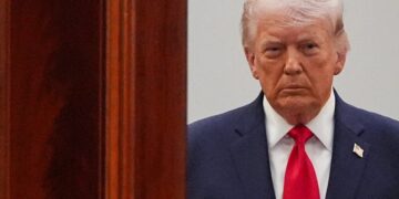 Trump dreigt met vernietiging Iran maar ziet mogelijk deal op maandag