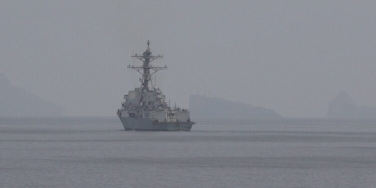 Missie: Ontginning Straat van Hormuz door Amerikaanse strijdkrachten gestart