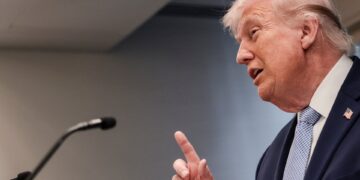 Trump bekent wapenlevering aan Iraanse dissidenten, Koerden hielden ze vast