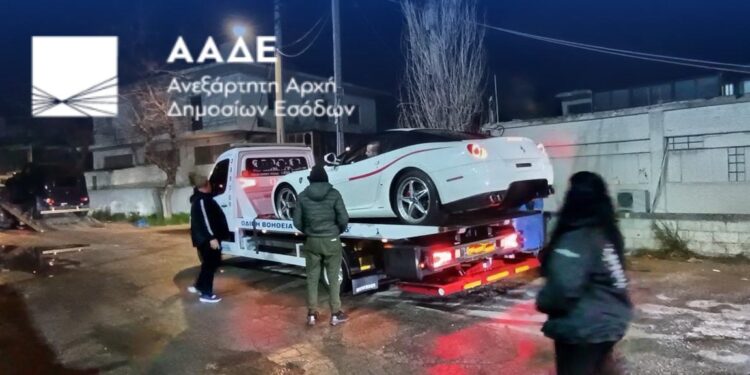 229 luxe auto’s met buitenlandse kentekenplaten in beslag genomen.