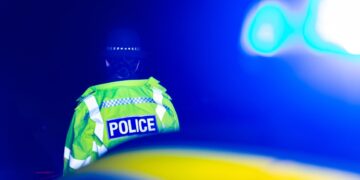 Vrouw meldt gruwelijke groepsverkrachting buiten kerk na nachtclubbezoek.