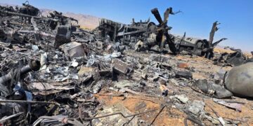 Iran blijft doelwit ondanks reddingsoperaties na vliegtuigcrash