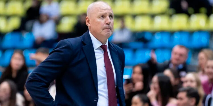 Voetbaltrainer van Astana overleden op 59-jarige leeftijd