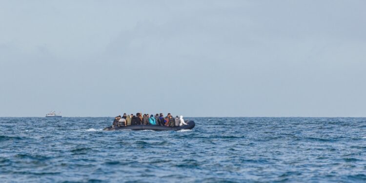 Twee immigranten dood, 100 gered uit Engels Kanaal