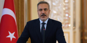 Turkije overweegt deelname aan ontmijning Straat van Hormuz, zegt Fidan