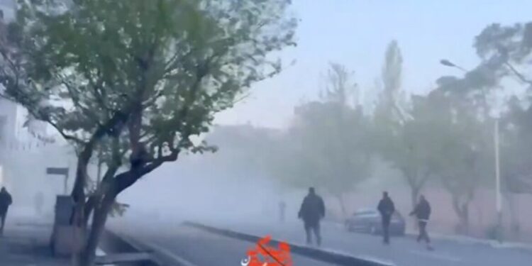 Voormalige Amerikaanse ambassade in Teheran beschadigd na stakingen