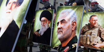 Militaire raad Revolutionaire Garde negeert Pezeskian in Iran