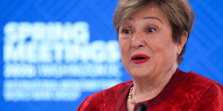 Bespaar energie en wacht met renteverhoging