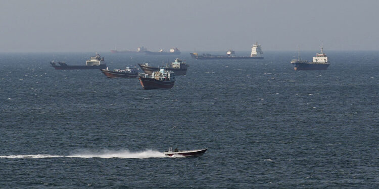 Revolutionaire Garde neemt twee schepen in beslag in Straat van Hormuz