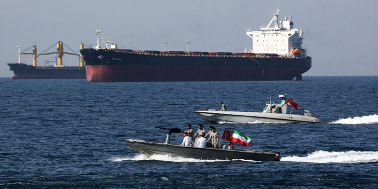 Het strategische belang van het eiland Larak in de Hormuz-regio