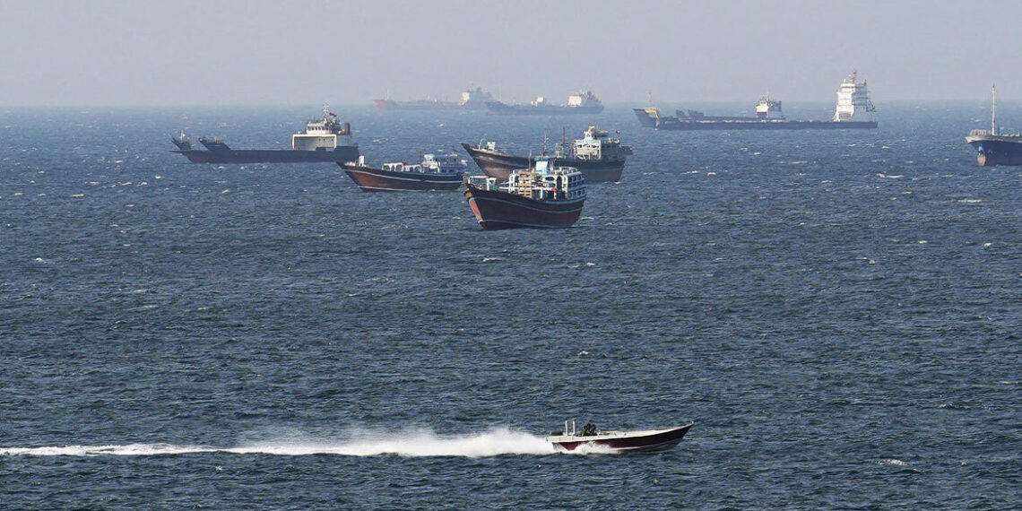 IRGC dreigt met sluiting Straat van Hormuz, Trump weigert toe te geven