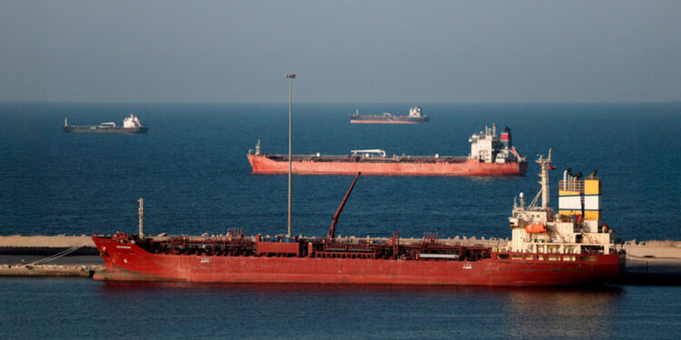Tankers trotseren Amerikaanse blokkade en varen door Straat van Hormuz