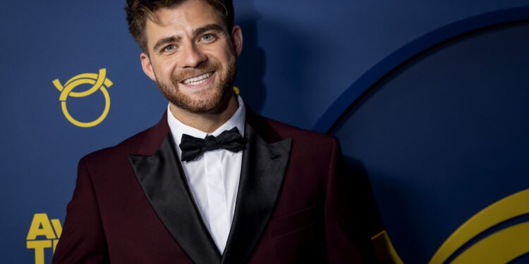 Slimste Mens-winnaar verrast door Ben van der Burg: eeuwig aan elkaar verbonden, haha.