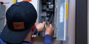 Politie waarschuwt voor elektriciens die hoge prijzen rekenen via Google Ads