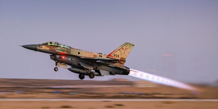 Israël stopt aanvallen op Iran en gaat door in Libanon volgens leger